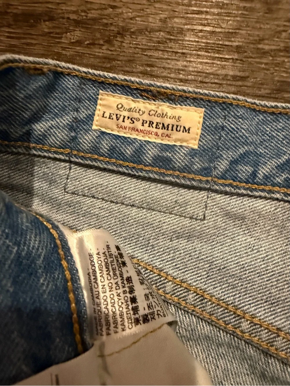 Levis 501 90s Fit Men Straight Leg Button Fly Medium Wash Denium Blue Jean 29×30